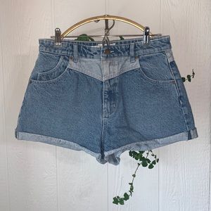 Rolla’s. High rise slim. Shorts. Size 29.